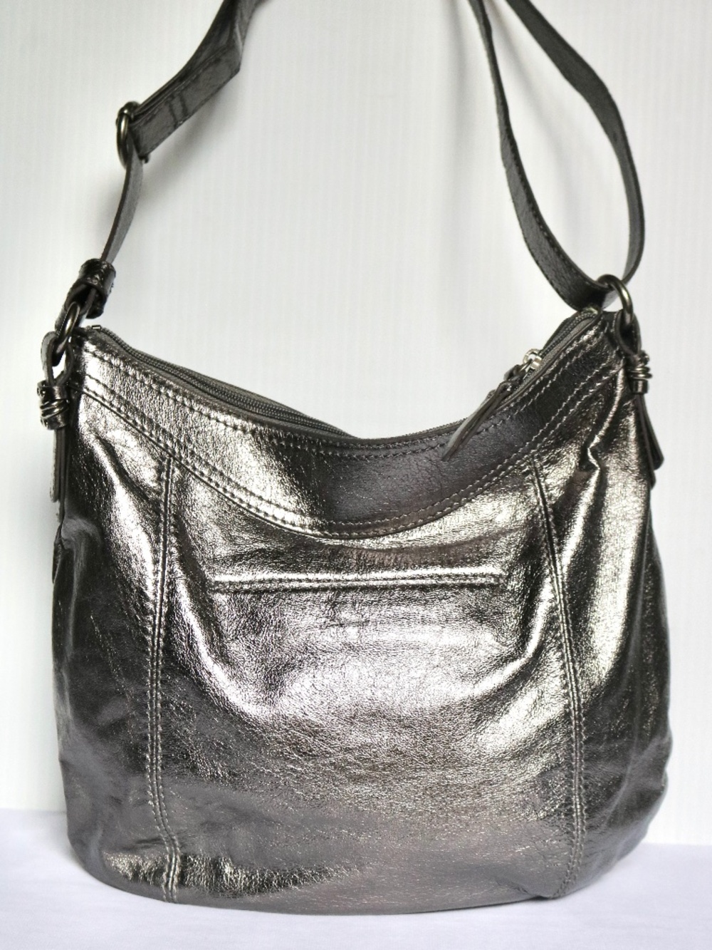 THE SAK Metallic Silver Leather Purse Shoulder Bag Fall